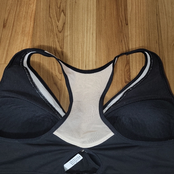 Victoria secret “x very sexy sport ” sports bra in monochrome 34C Black - Picture 6 of 9
